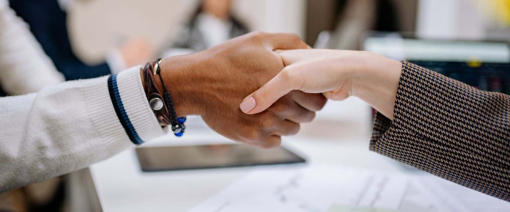 7 Best Books on Negotiation & Influence for Business School Students